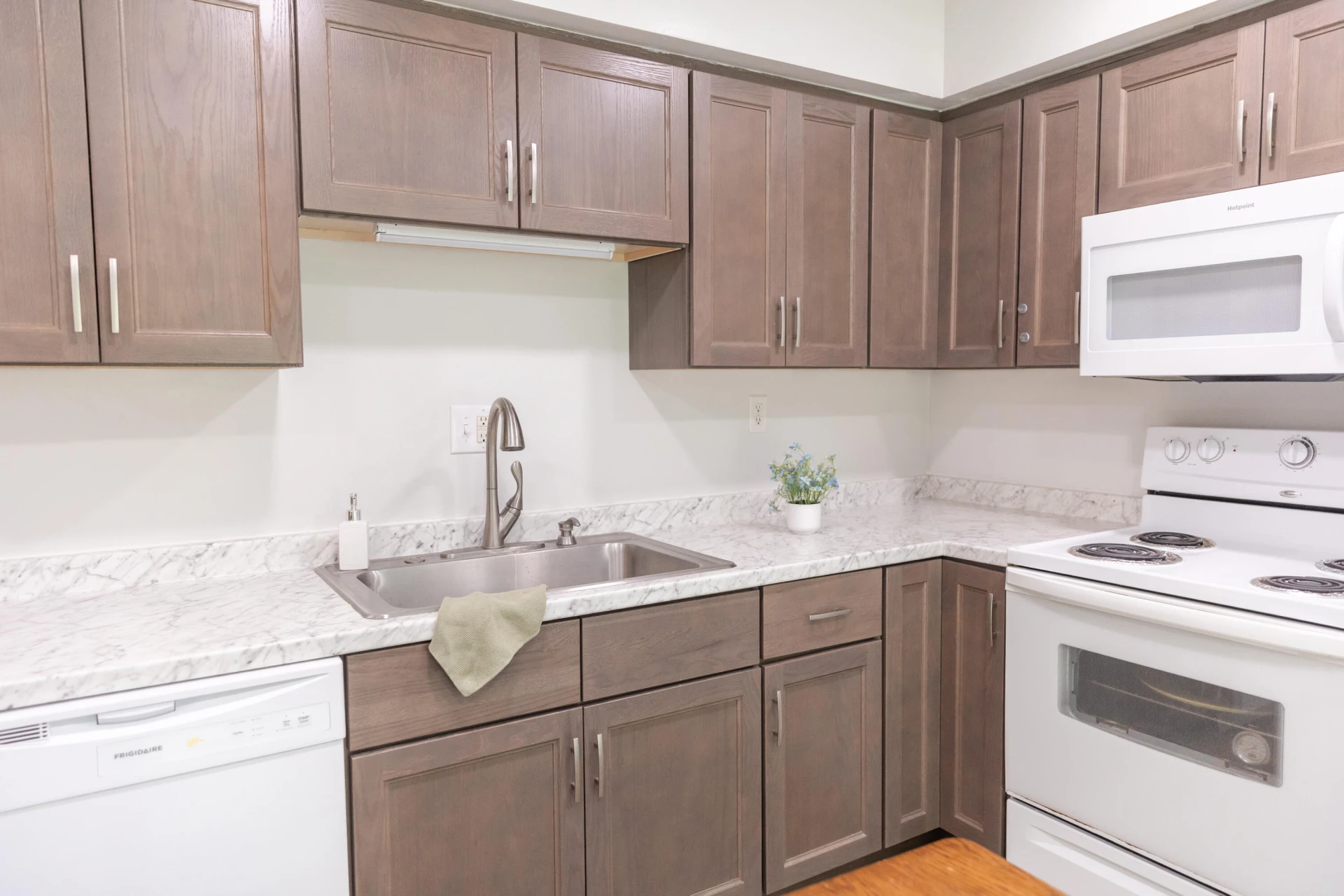 256 E 28th St - Photo 11