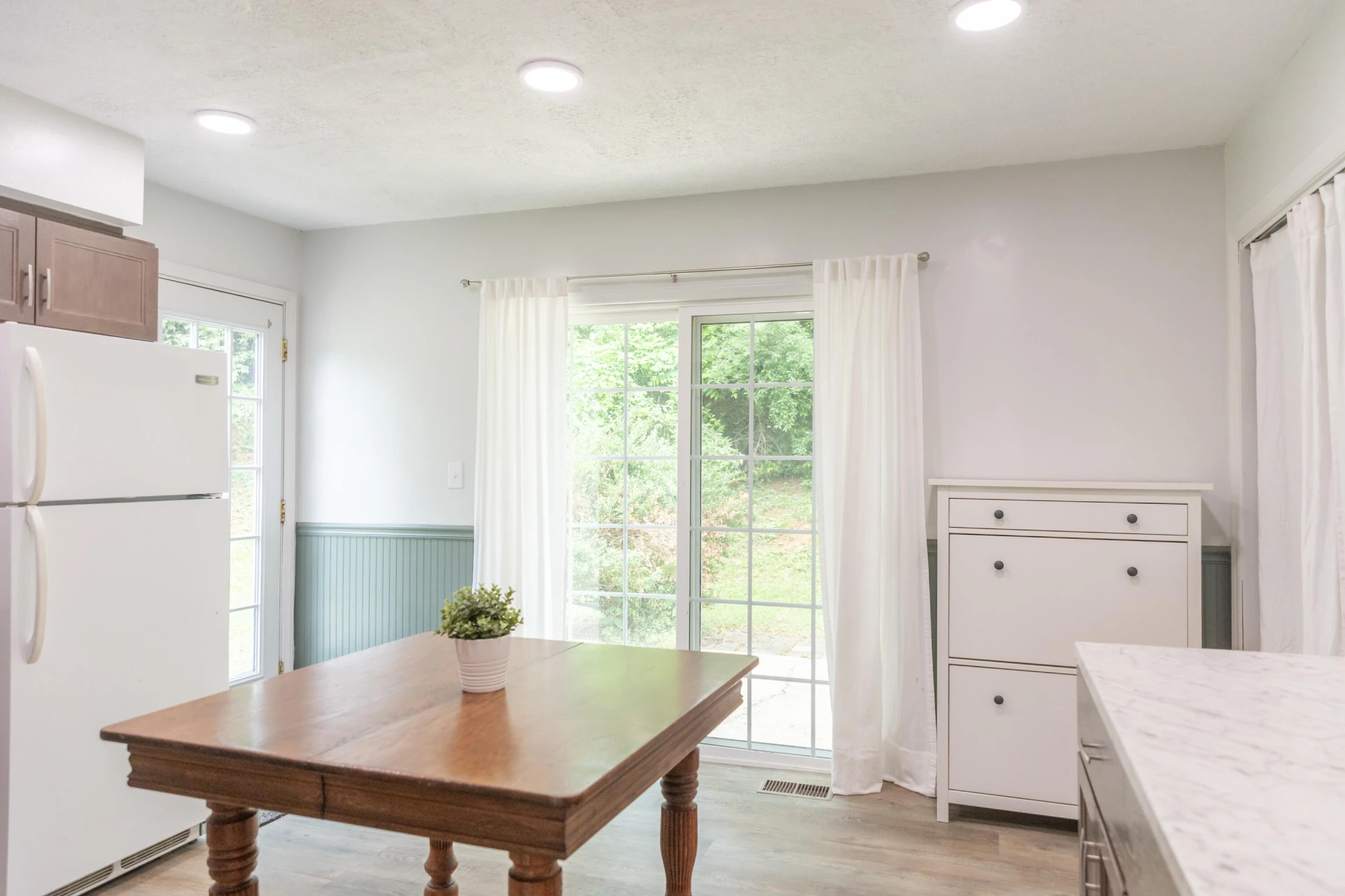 256 E 28th St - Photo 12