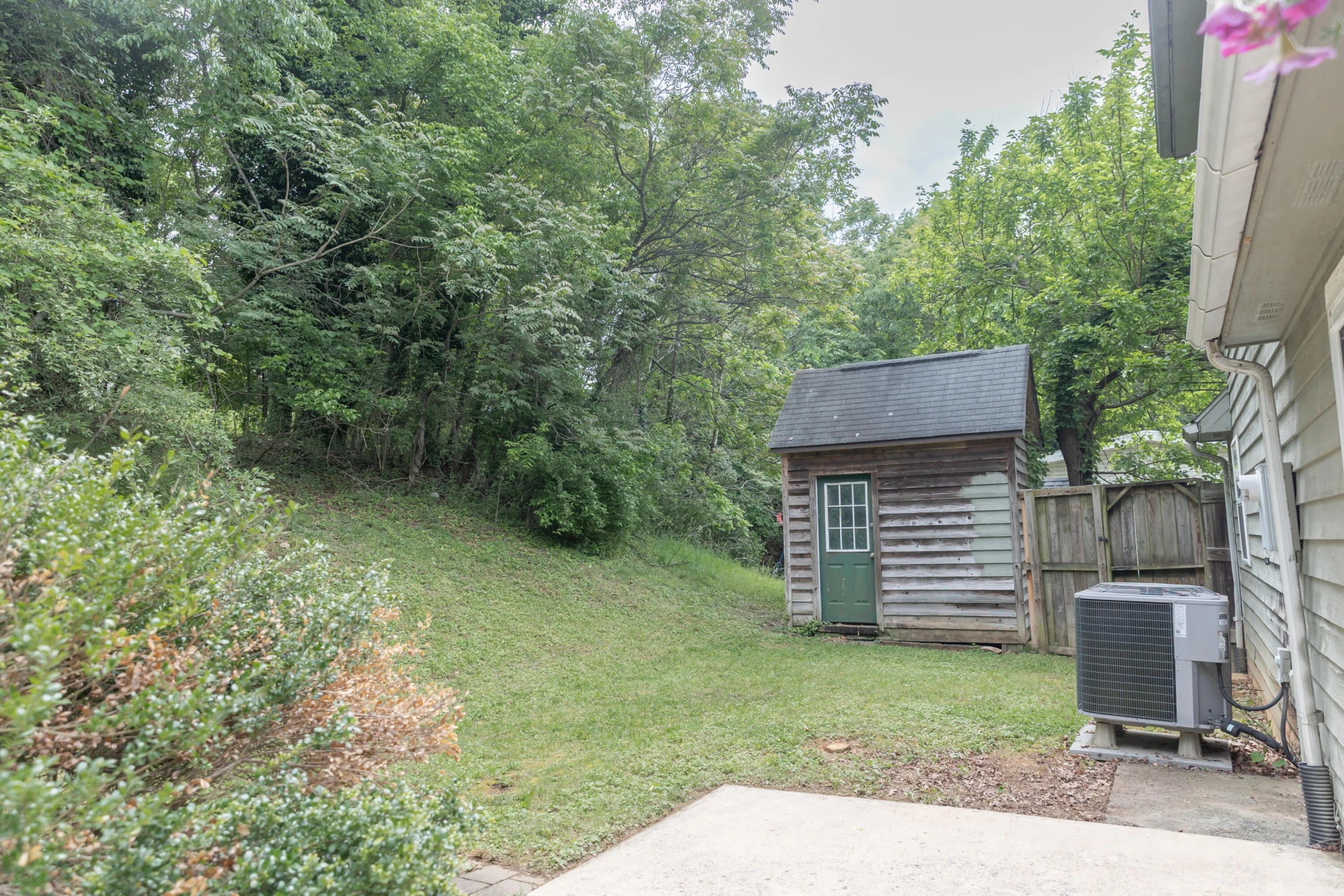 256 E 28th St - Photo 37