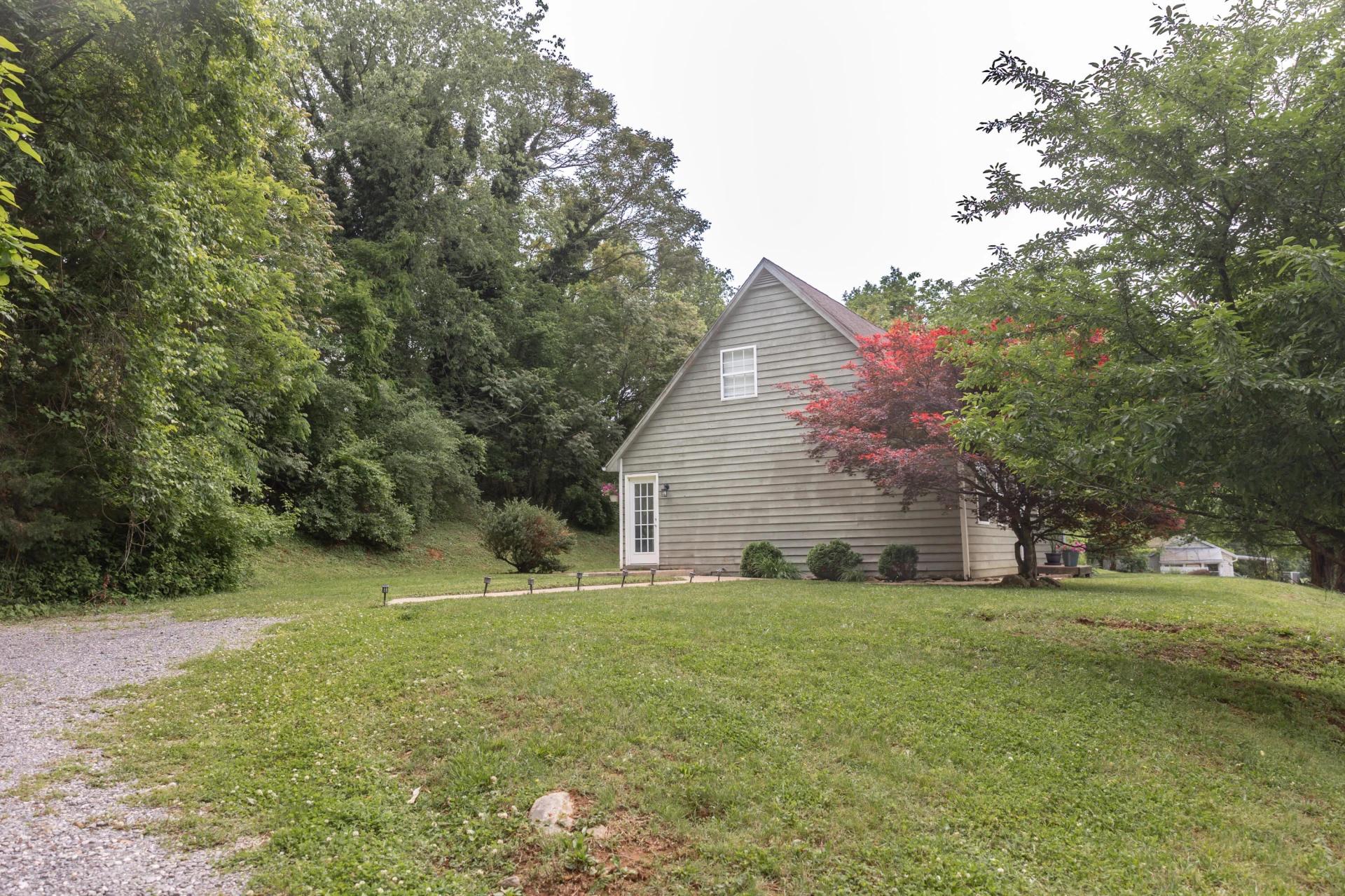 256 E 28th St - Photo 4