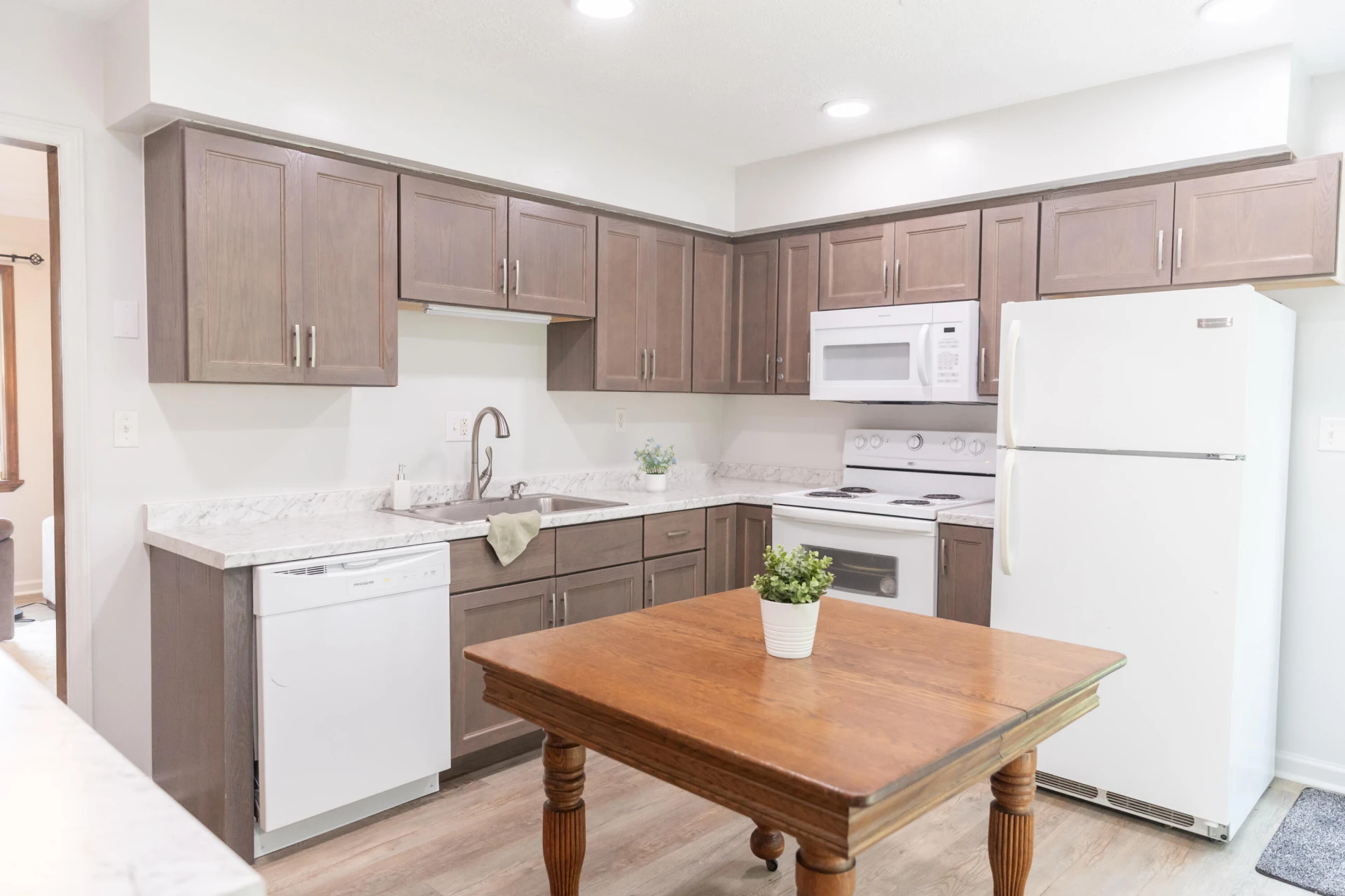 256 E 28th St - Photo 6
