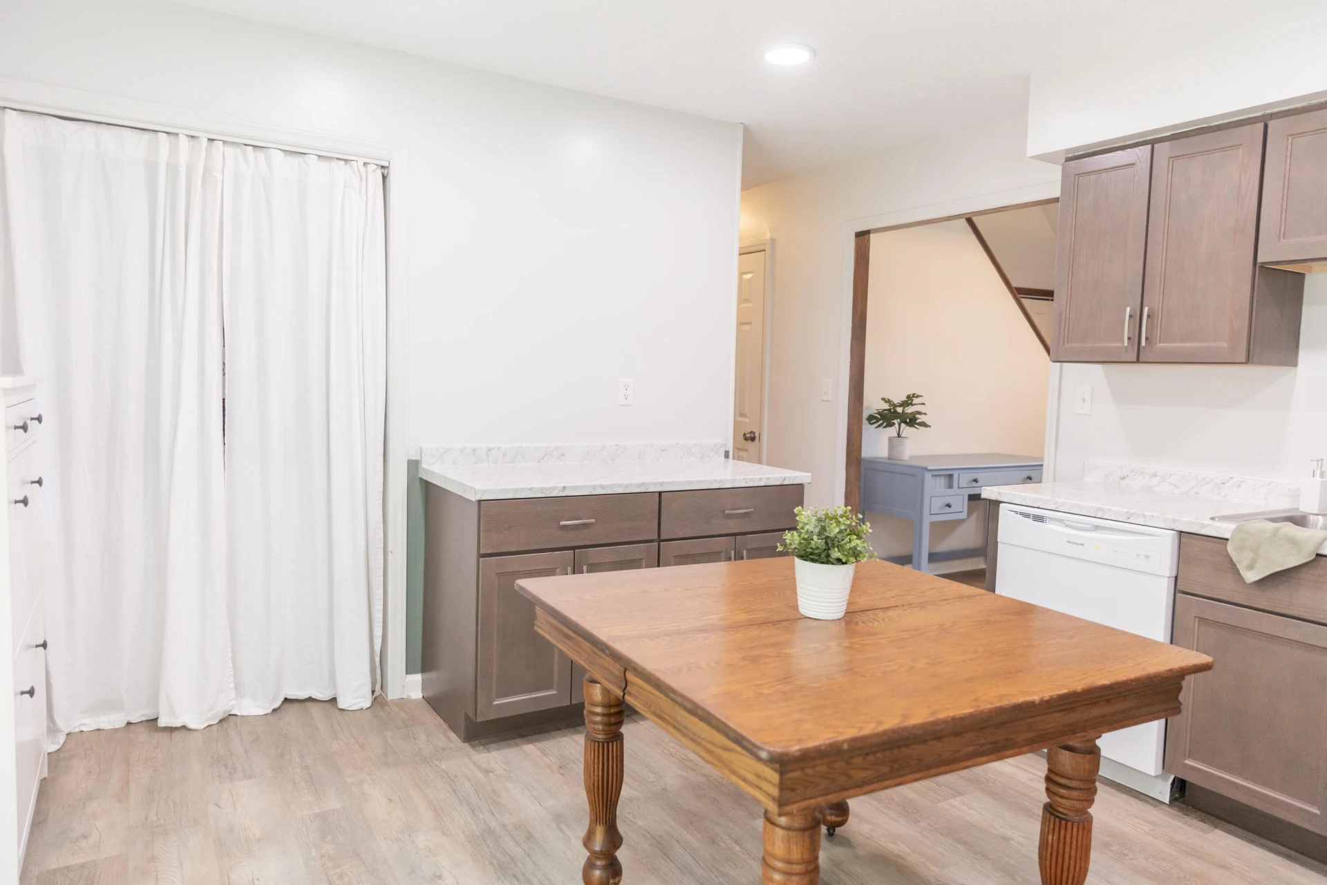 256 E 28th St - Photo 9