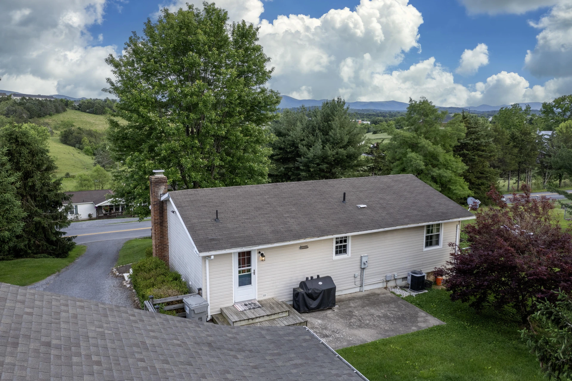 363 Valley Pike - Photo 3