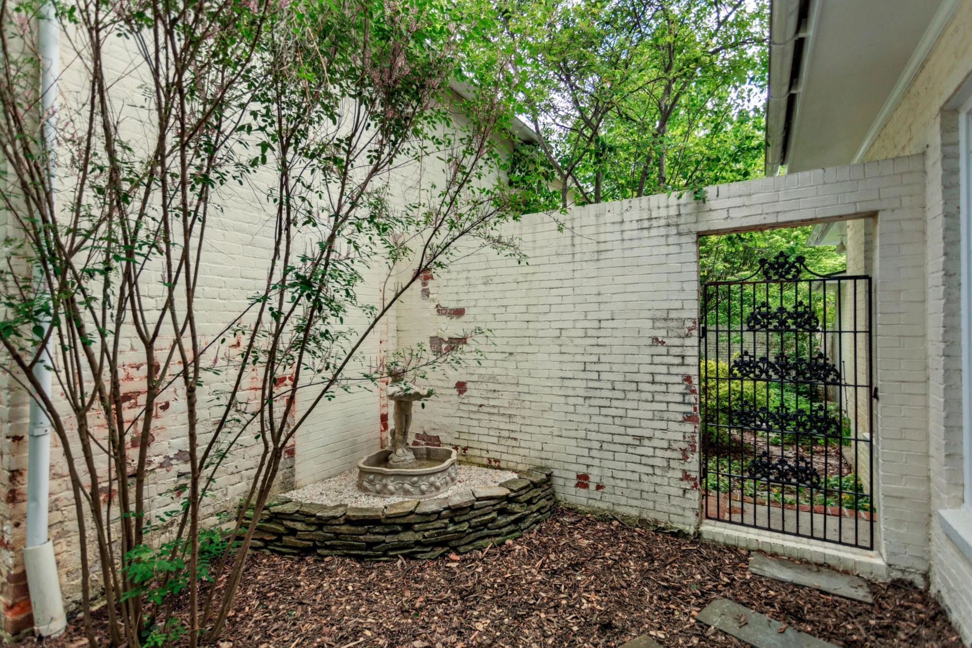 406 S Main St - Photo 72