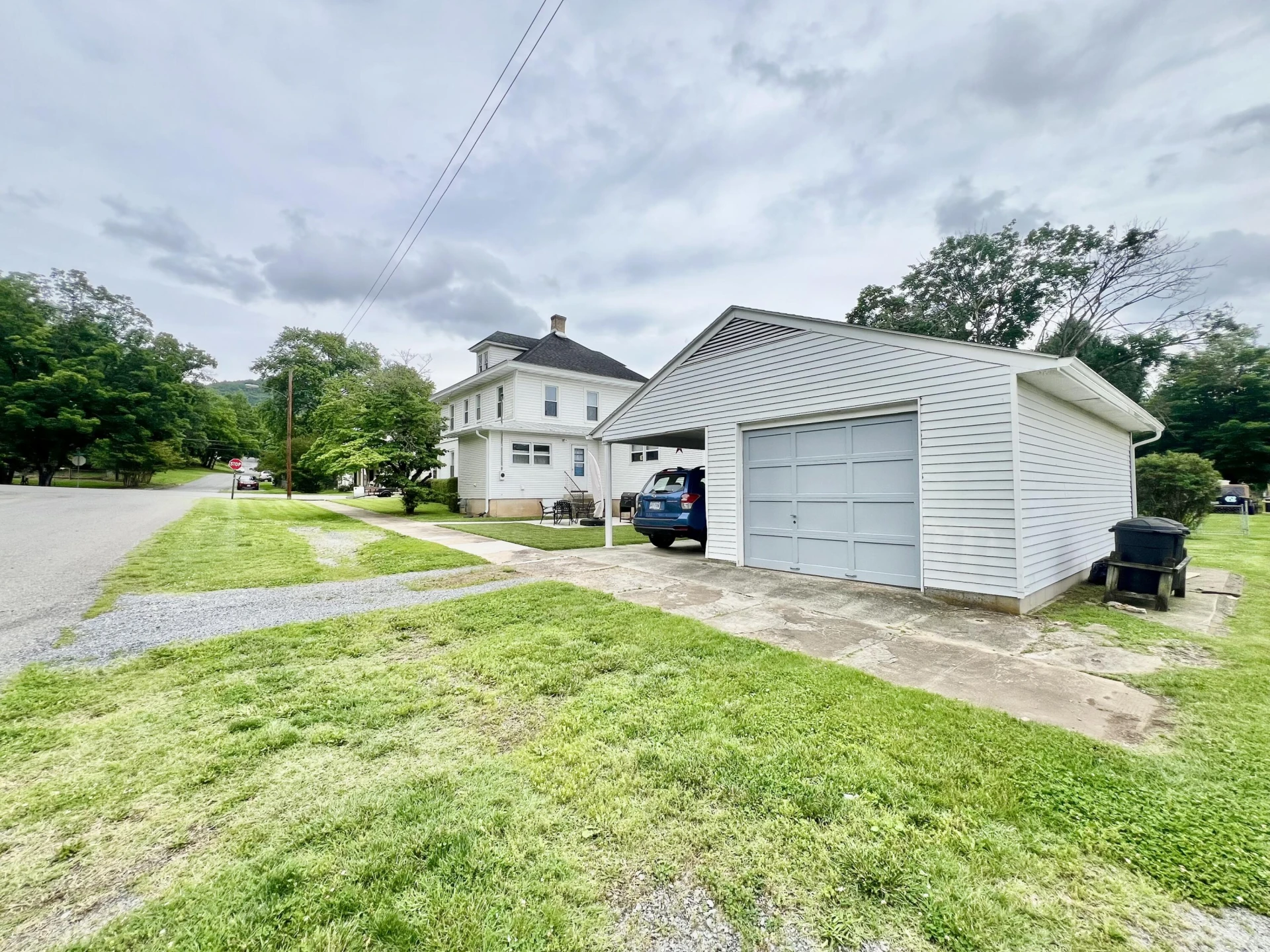 2475 Chestnut Ave - Photo 10