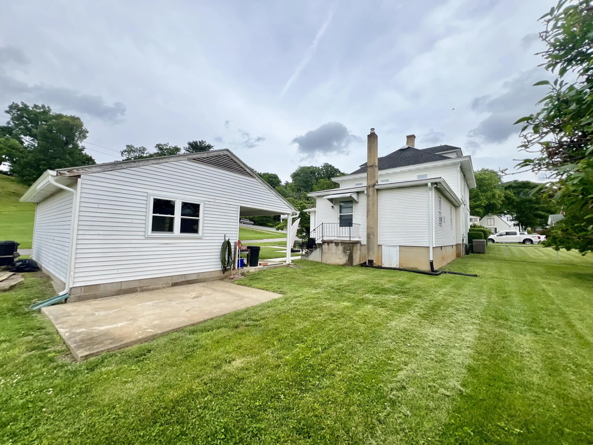 2475 Chestnut Ave - Photo 11