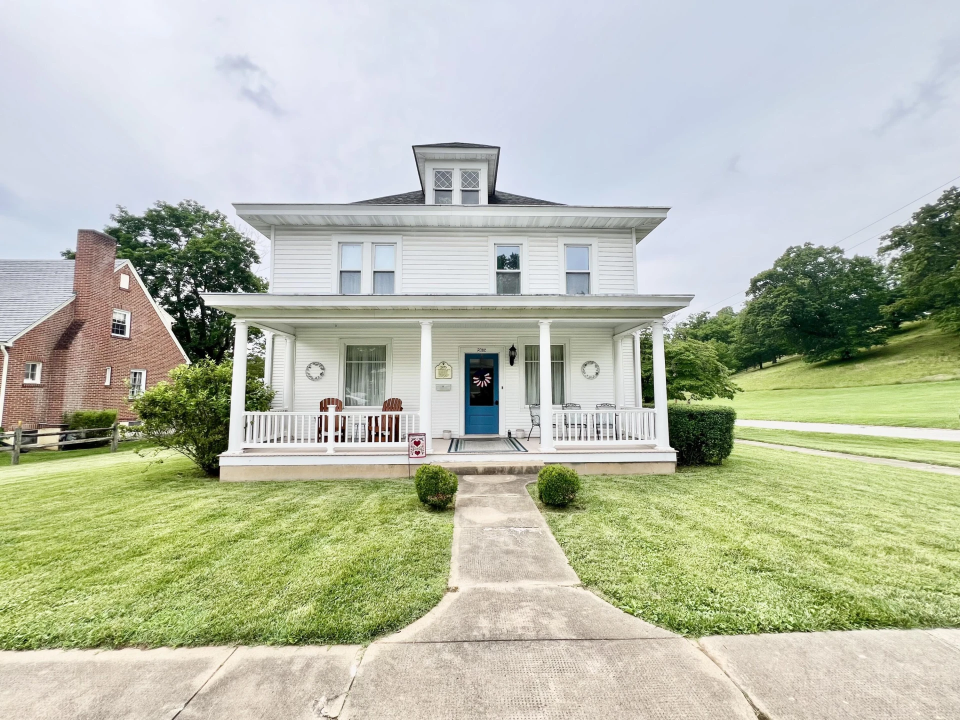2475 Chestnut Ave - Photo 2