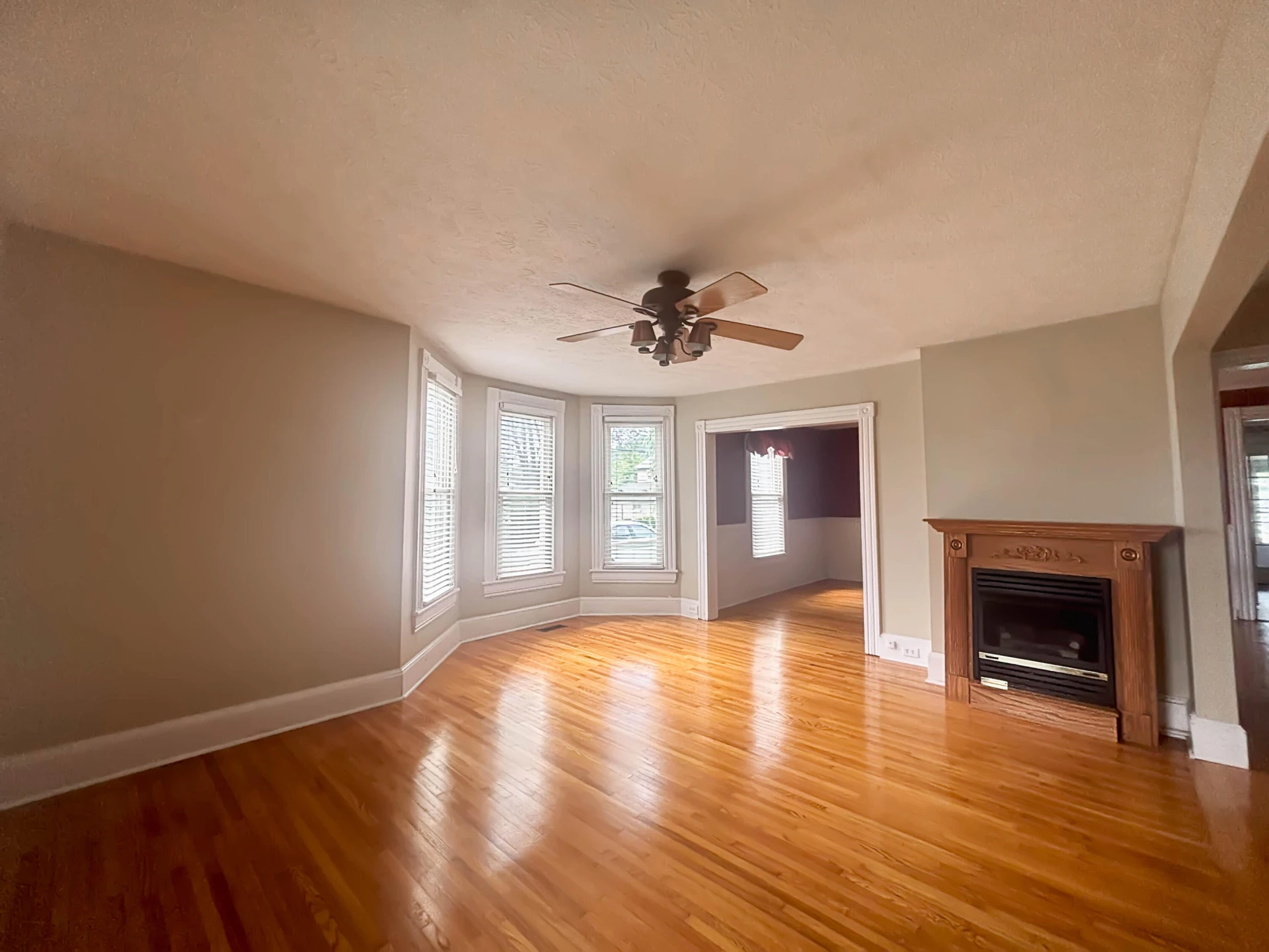 102 N Marion Ave - Photo 4