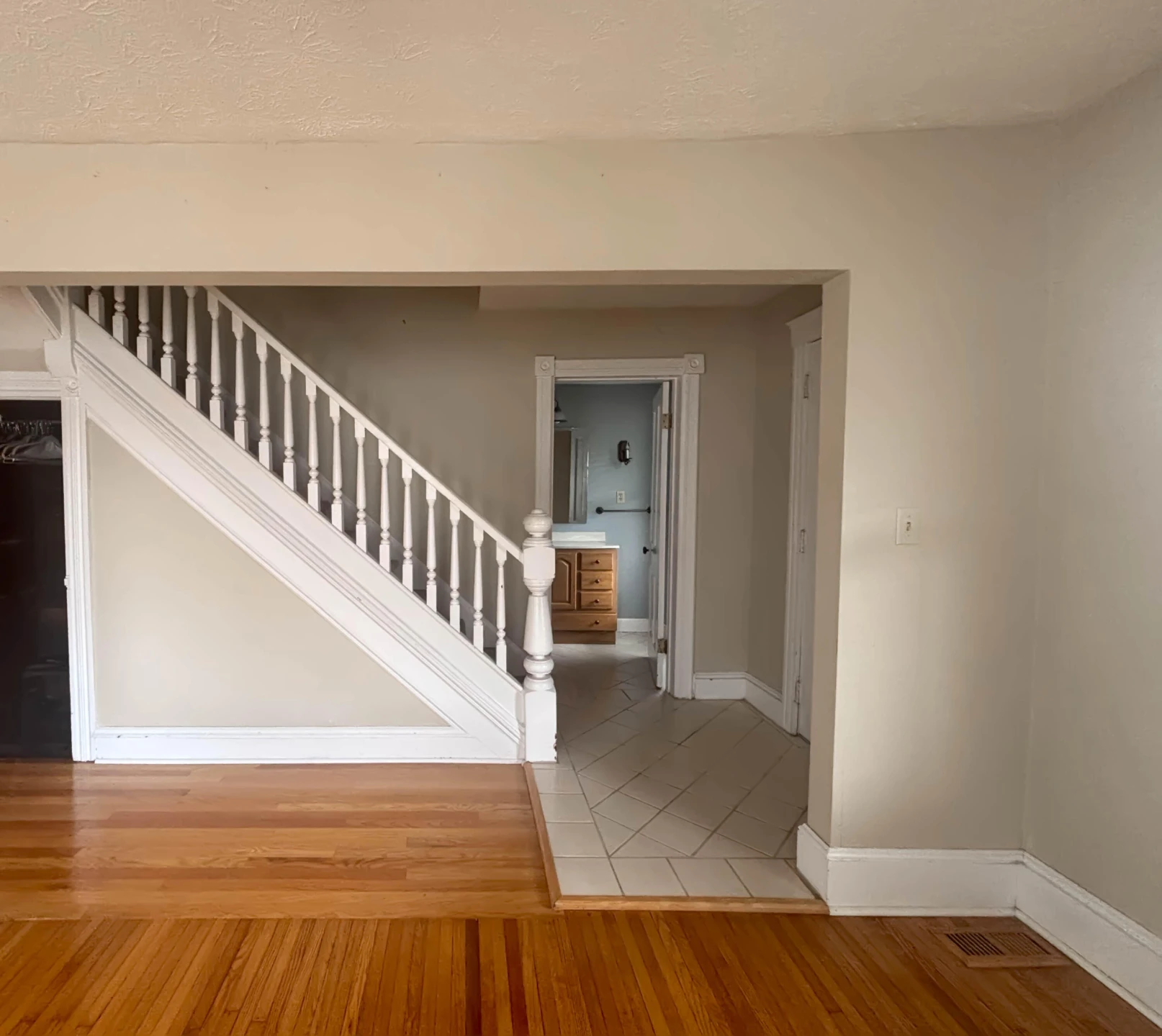 102 N Marion Ave - Photo 6