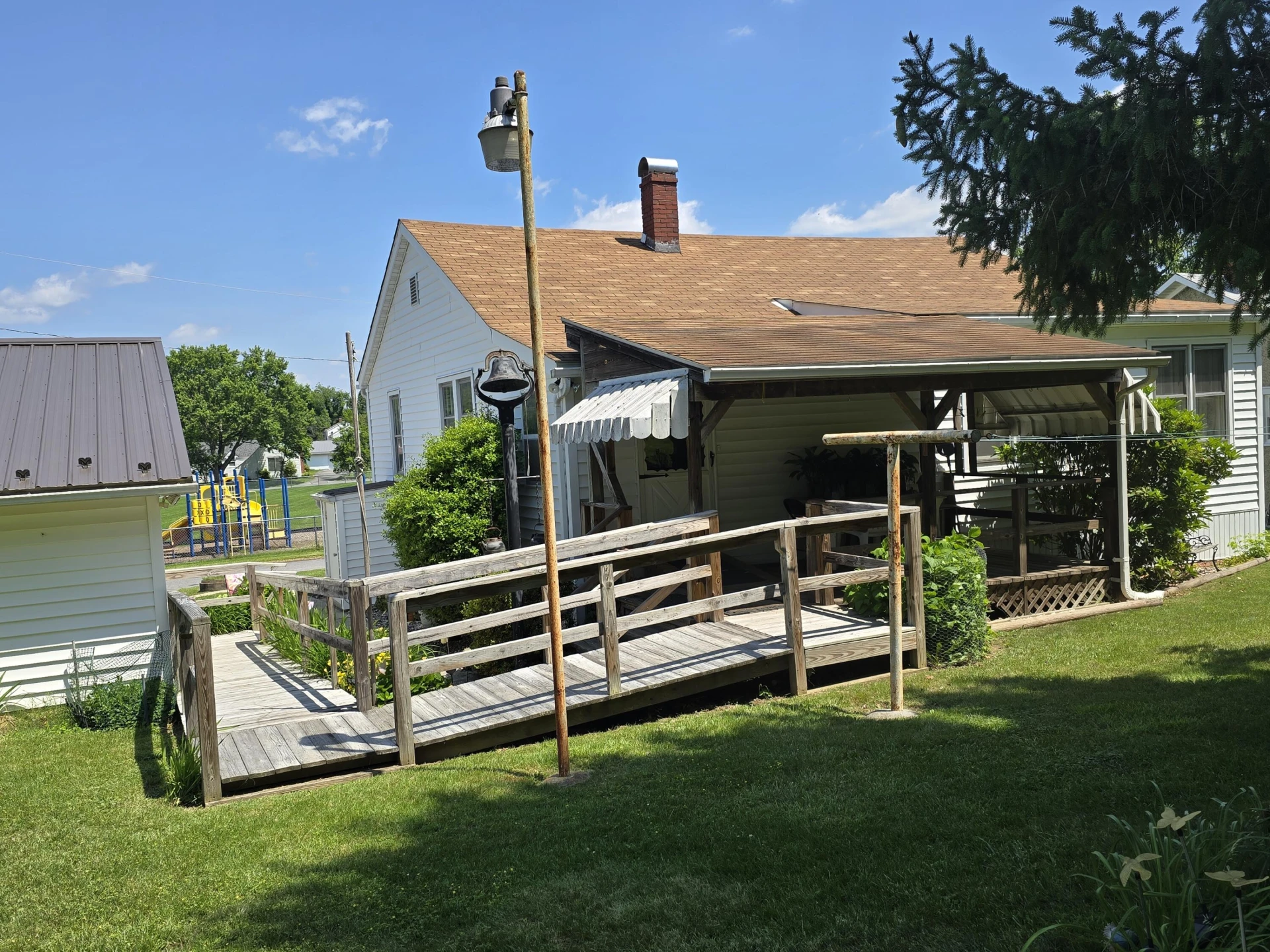 425 W Parrish St - Photo 2