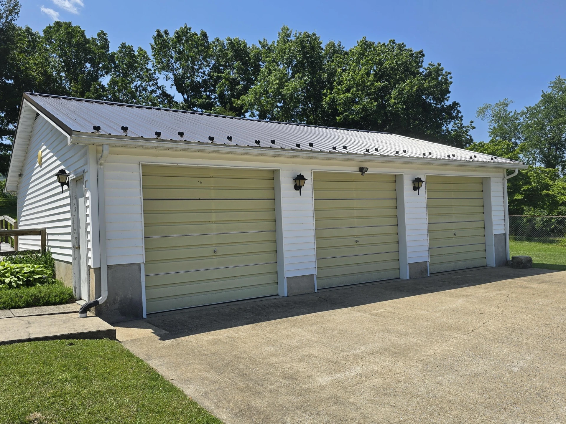 425 W Parrish St - Photo 3