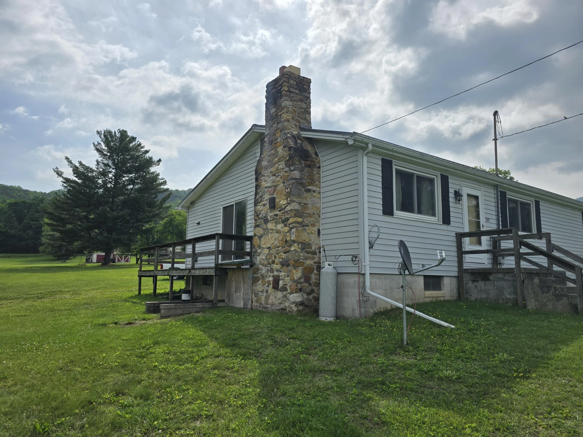 307 Treetop Dr - Photo 12