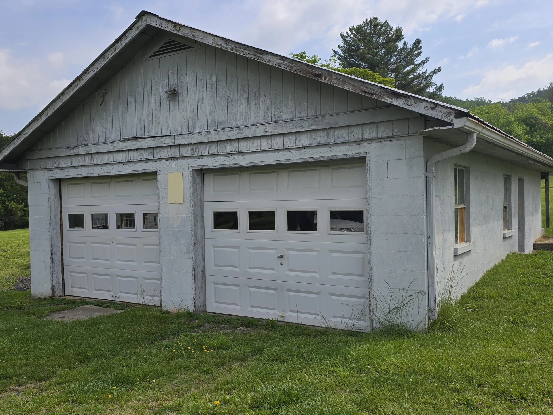 307 Treetop Dr - Photo 16