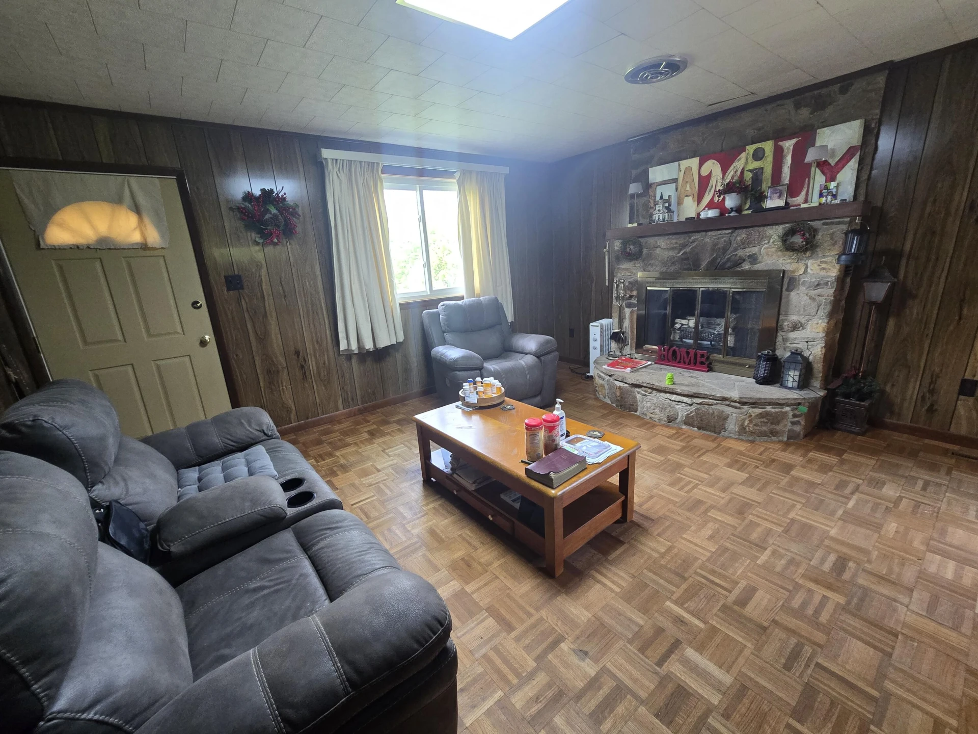 307 Treetop Dr - Photo 3