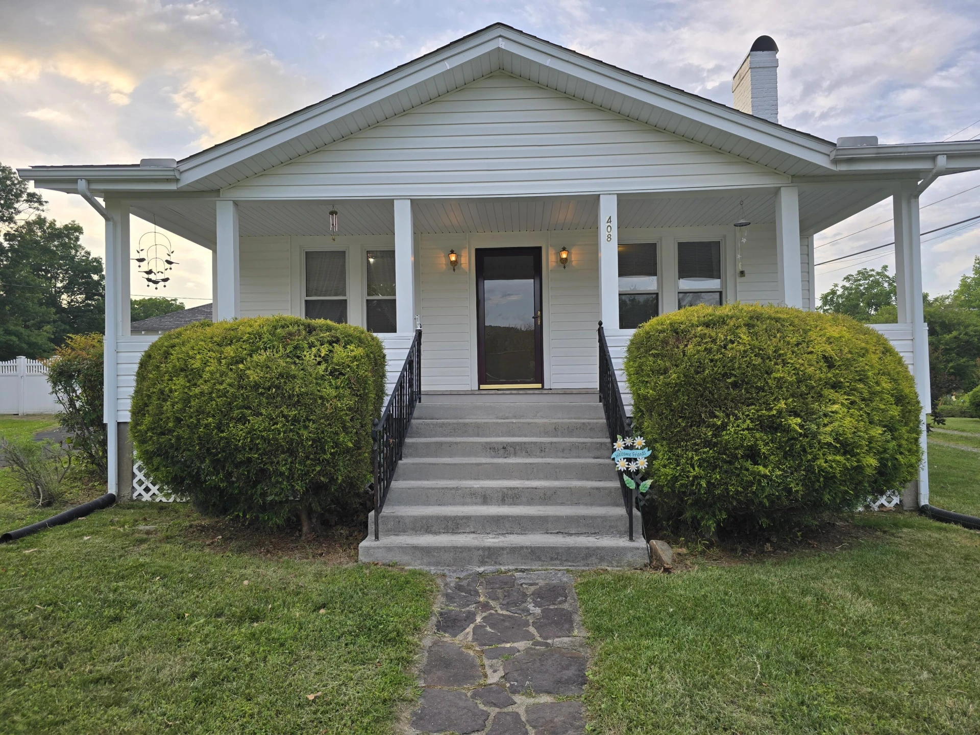 408 Douglas St