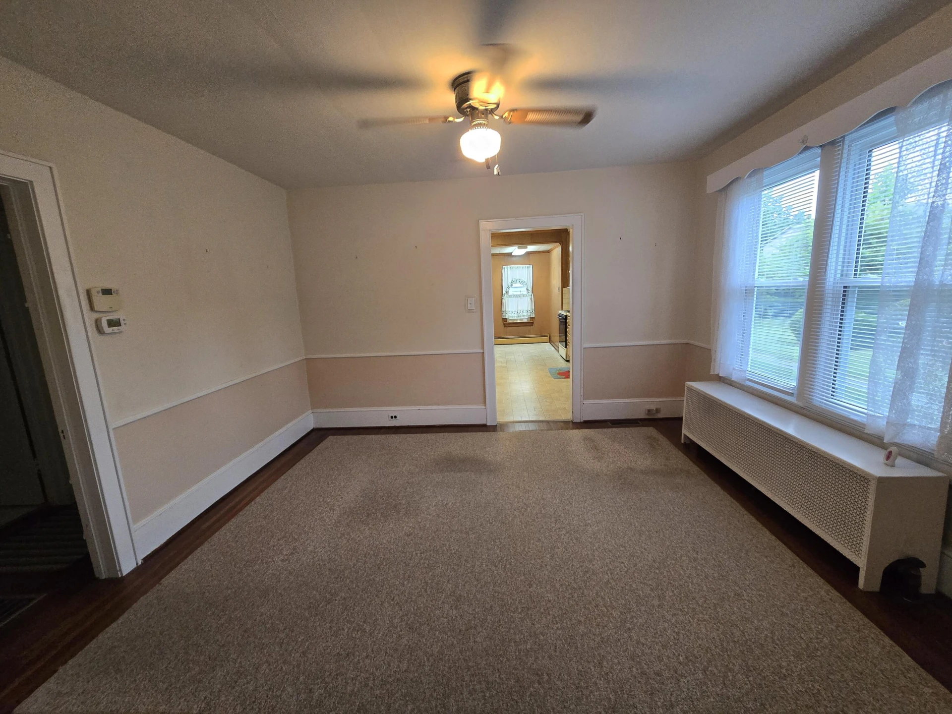 408 Douglas St - Photo 3
