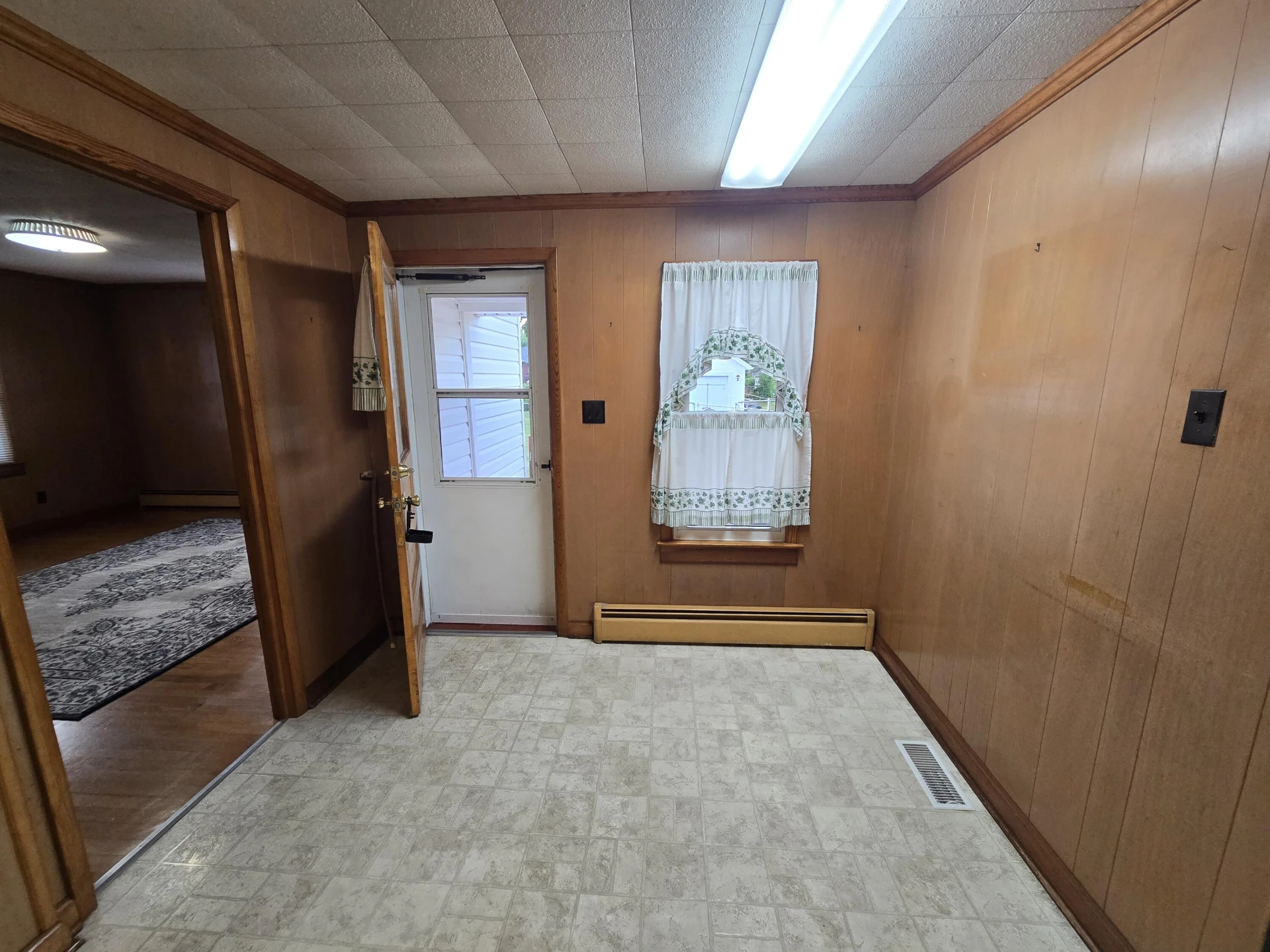 408 Douglas St - Photo 7