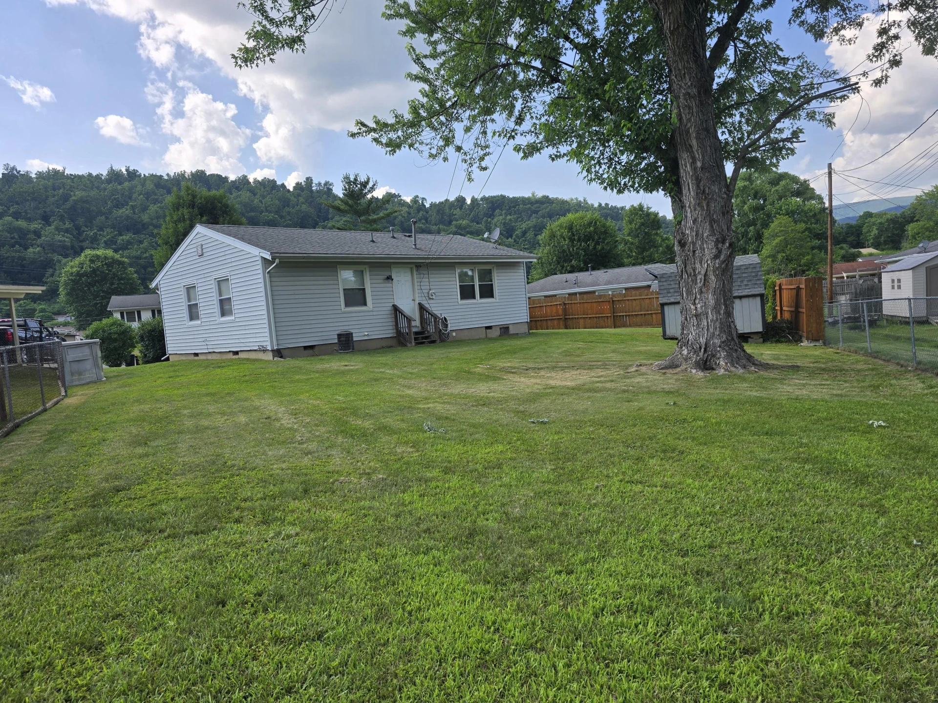 556 Brentwood Dr - Photo 14