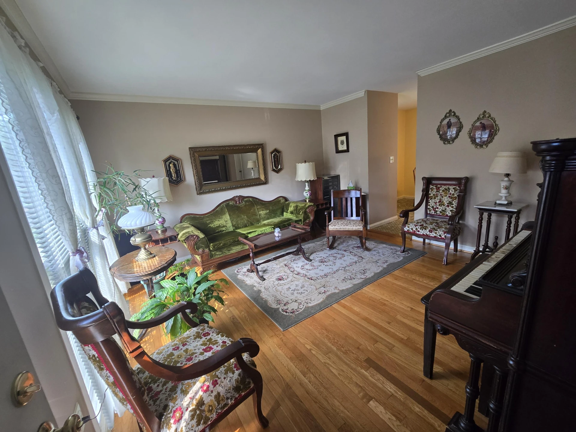 556 Brentwood Dr - Photo 3