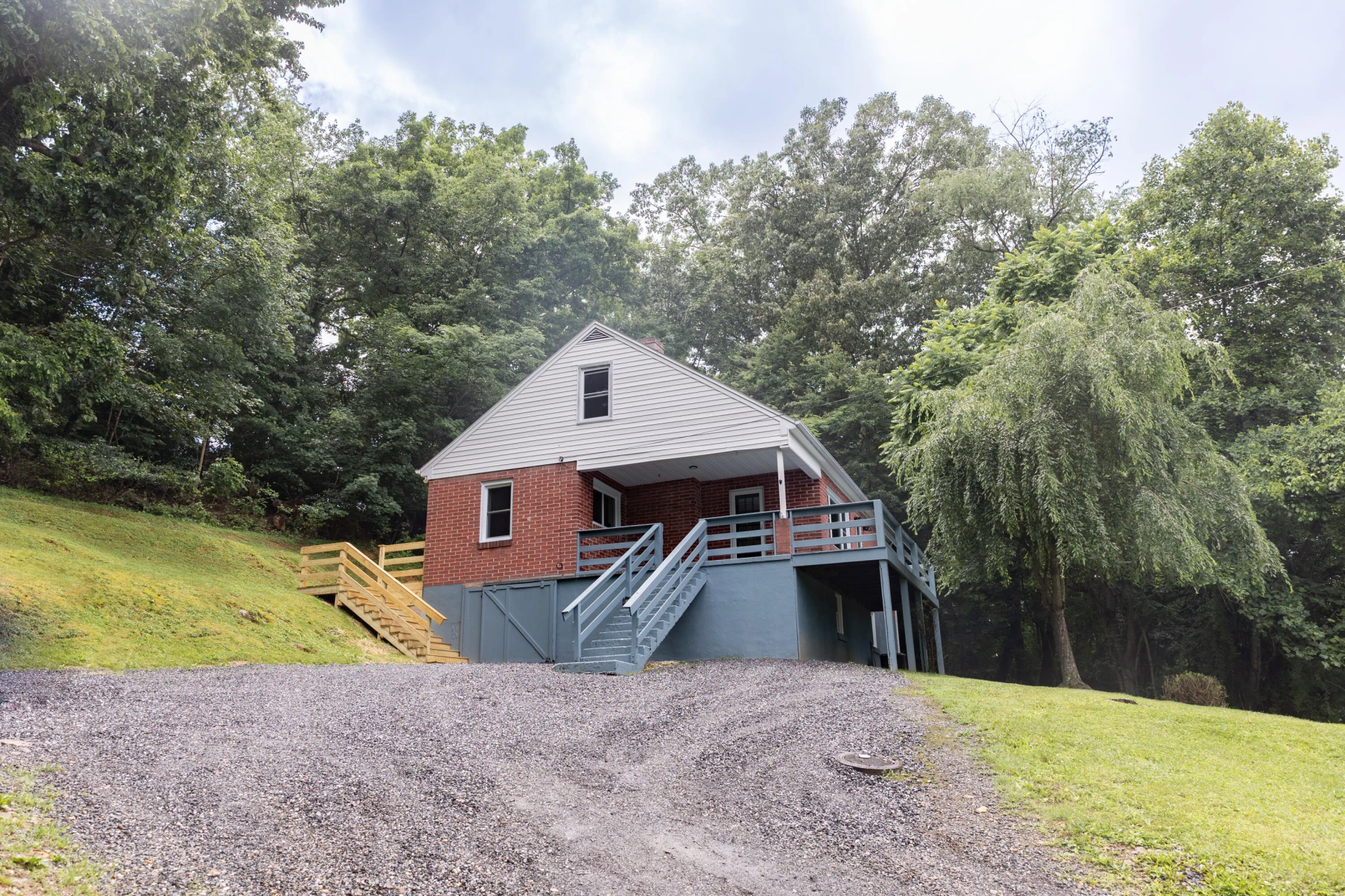 164 E 28th St - Photo 3