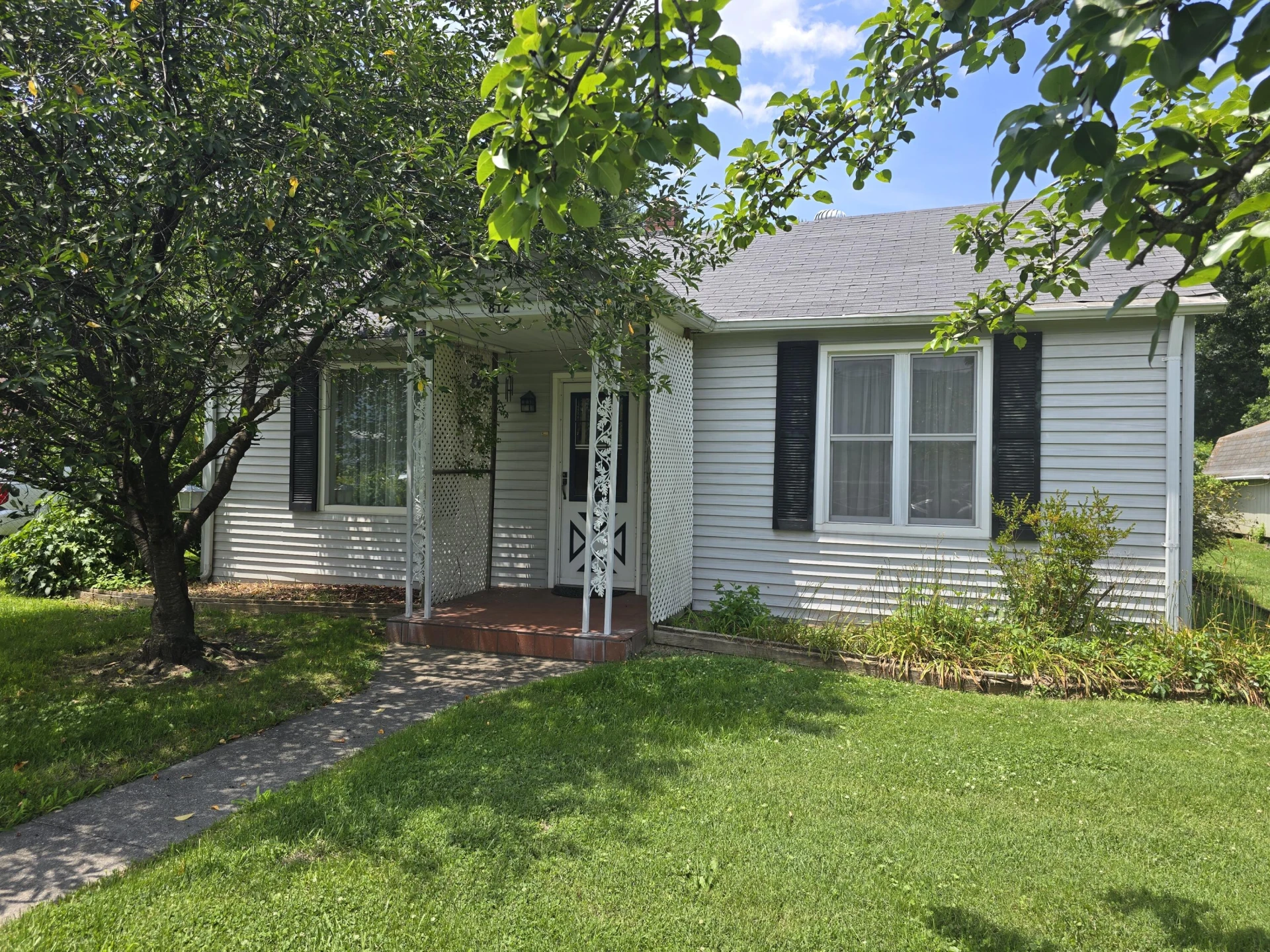812 Grayson Ave