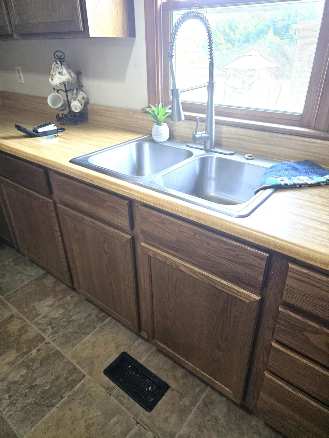 1255 Cedar Ave - Photo 3