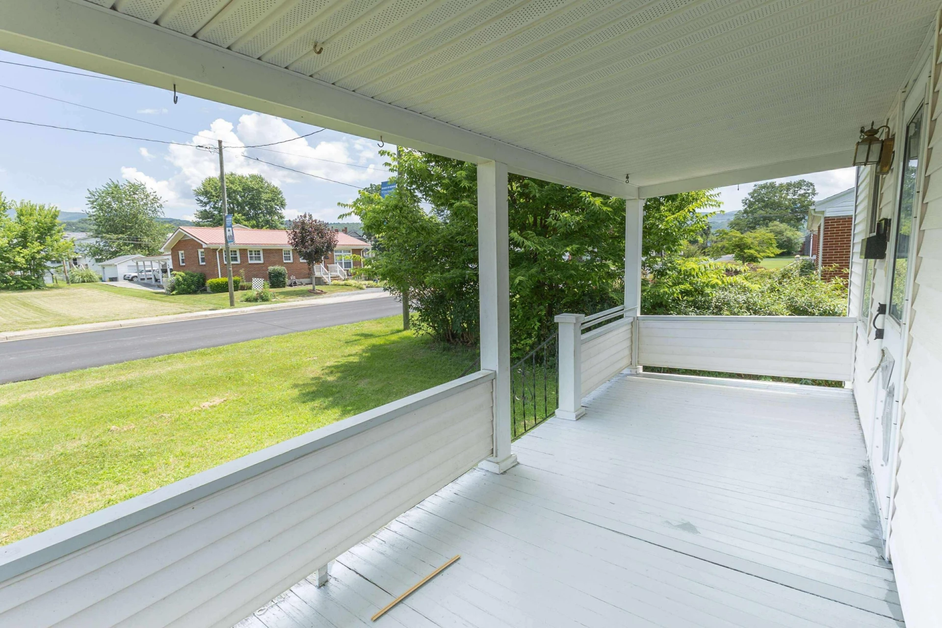106 S Craig Ave - Photo 2
