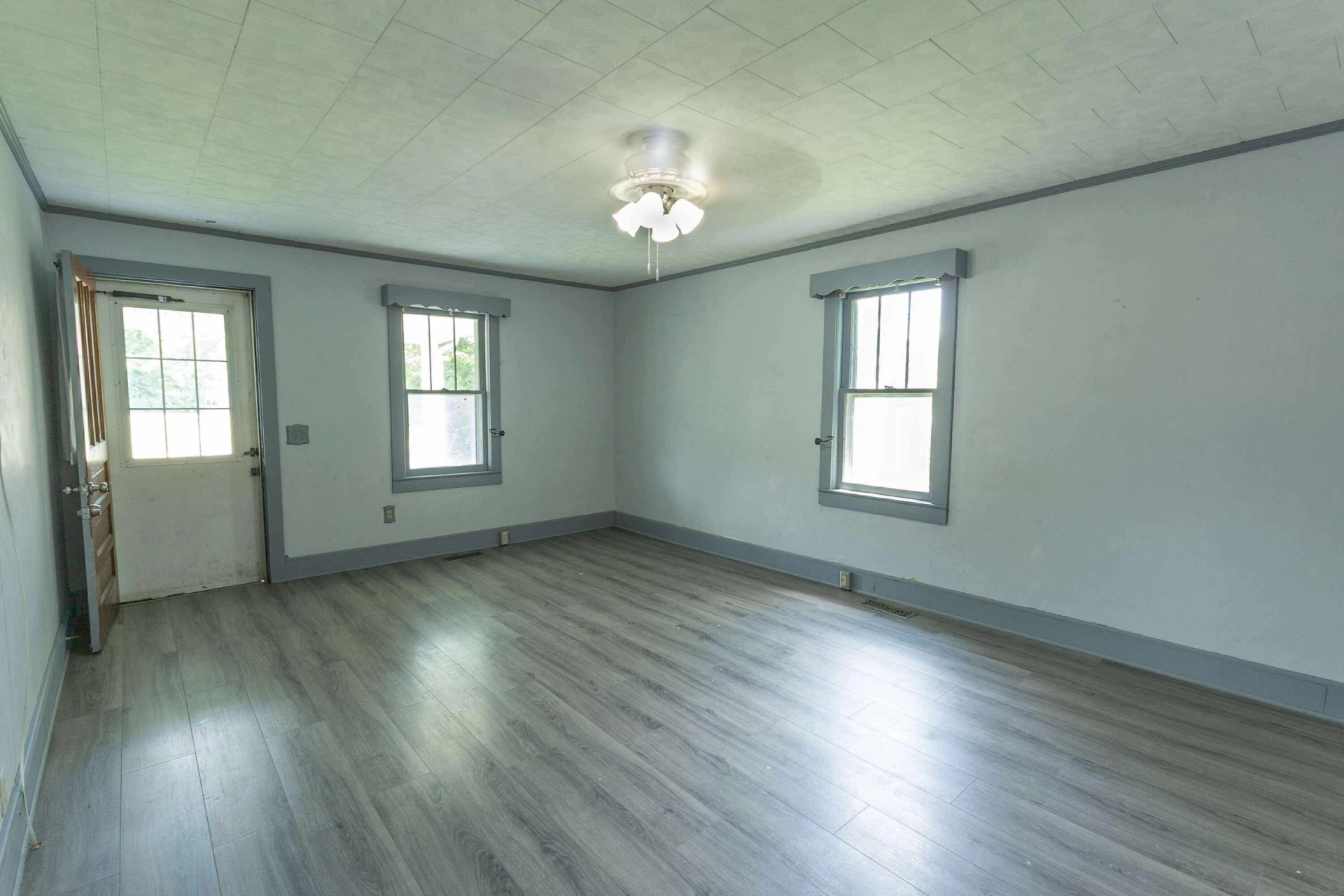 106 S Craig Ave - Photo 3