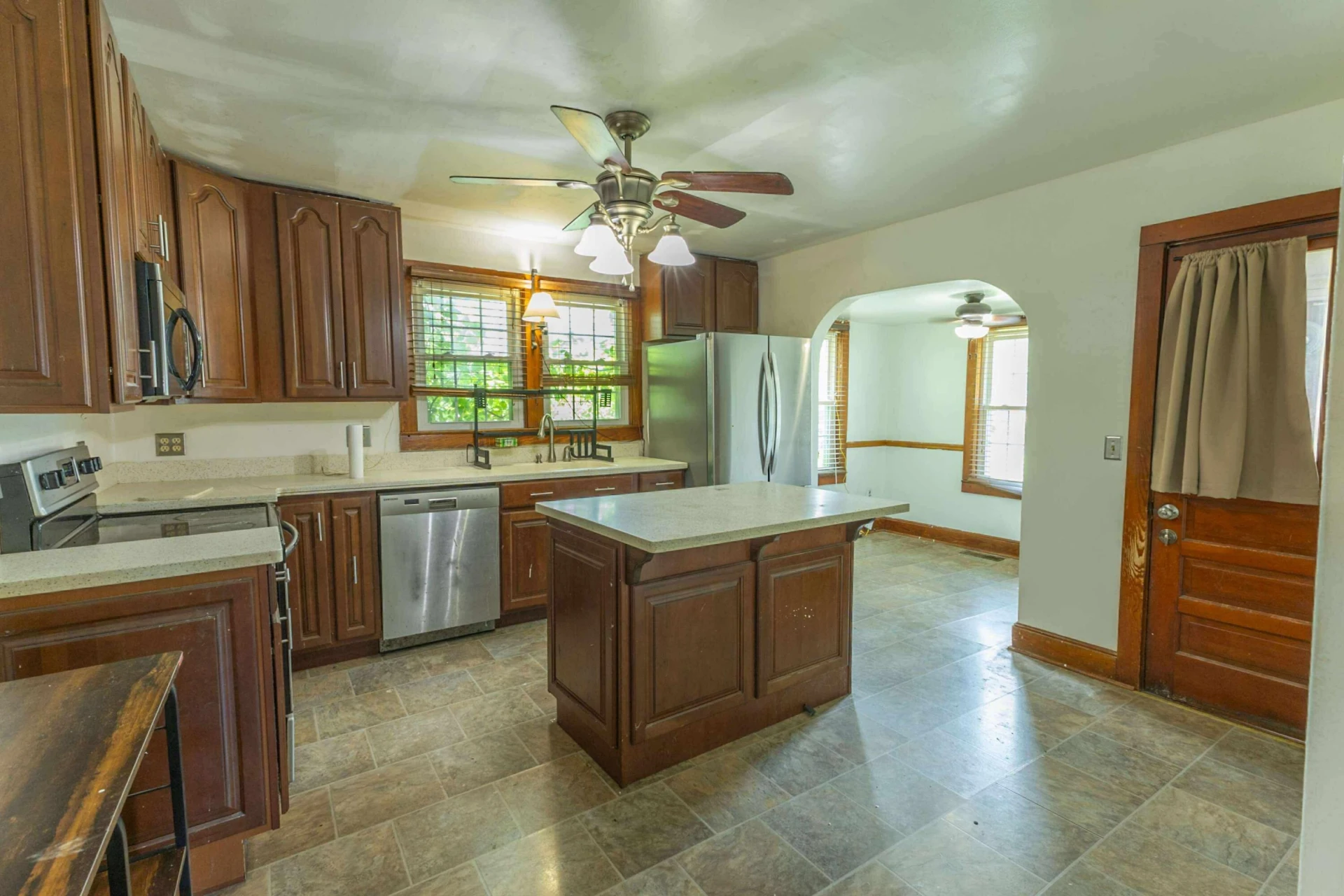 106 S Craig Ave - Photo 5