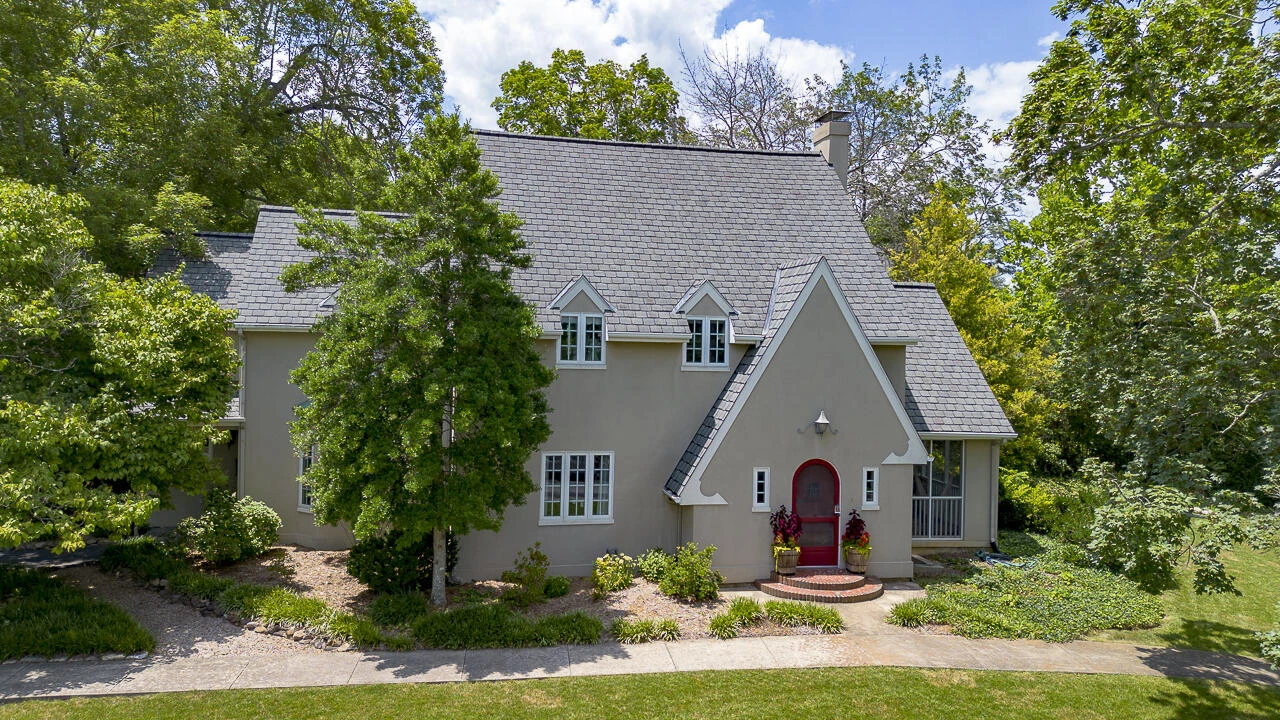 609 Stonewall St