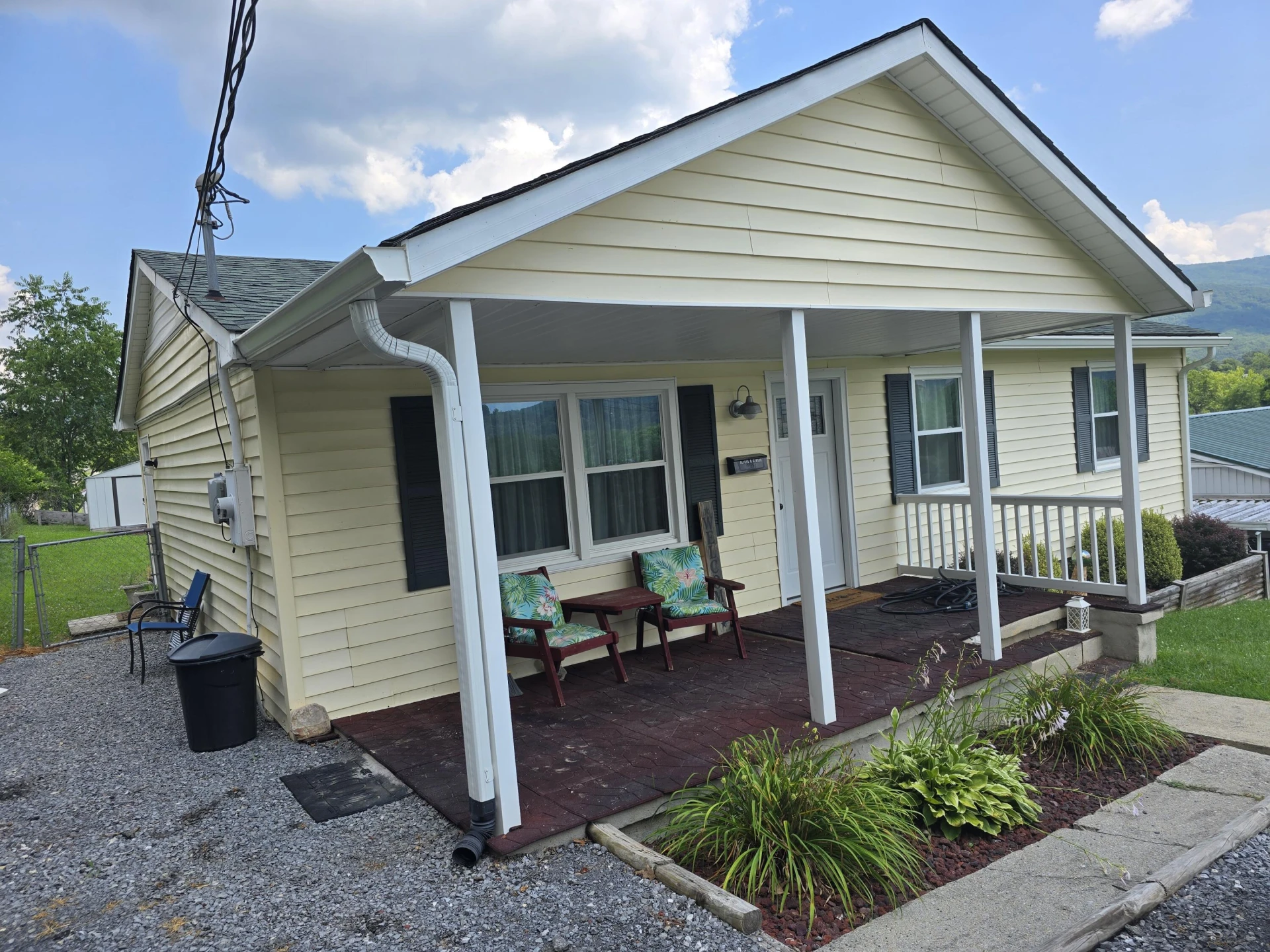 1923 S Arden Ave - Photo 2