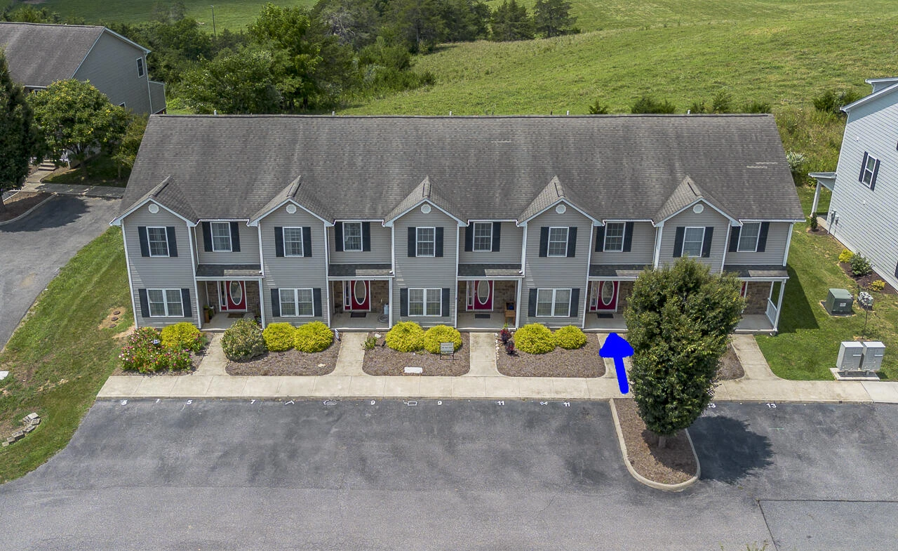 11 Bristol Ln