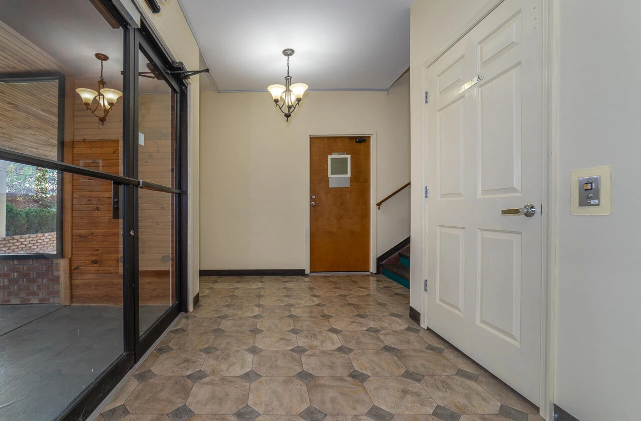 45 NE Castle Court - Photo 12