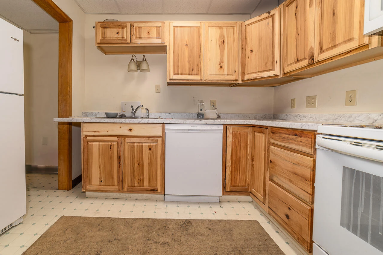 45 NE Castle Court - Photo 15