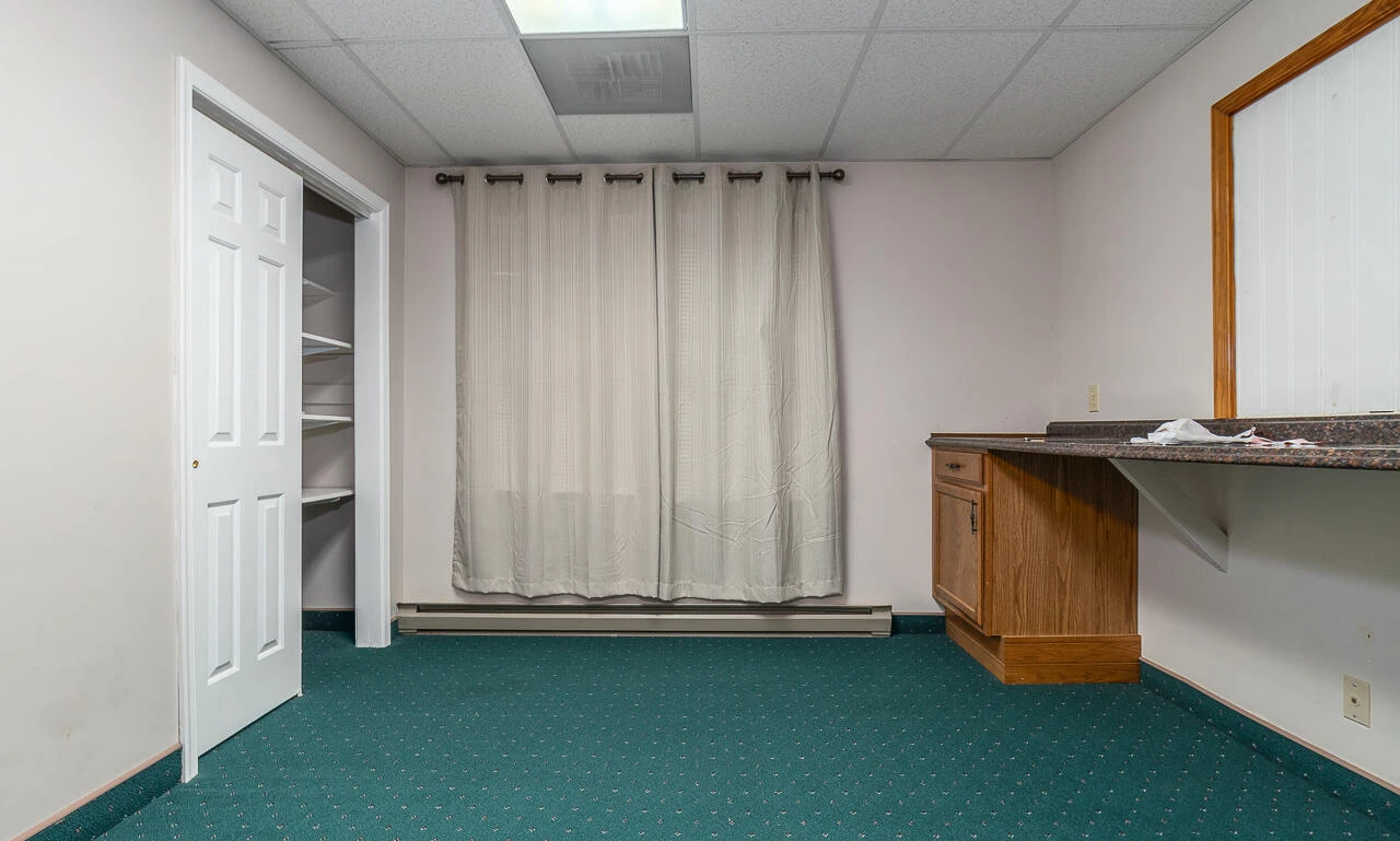 45 NE Castle Court - Photo 25