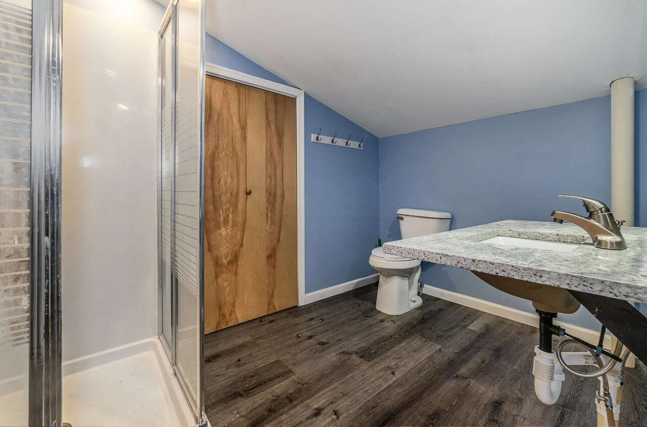 45 NE Castle Court - Photo 35