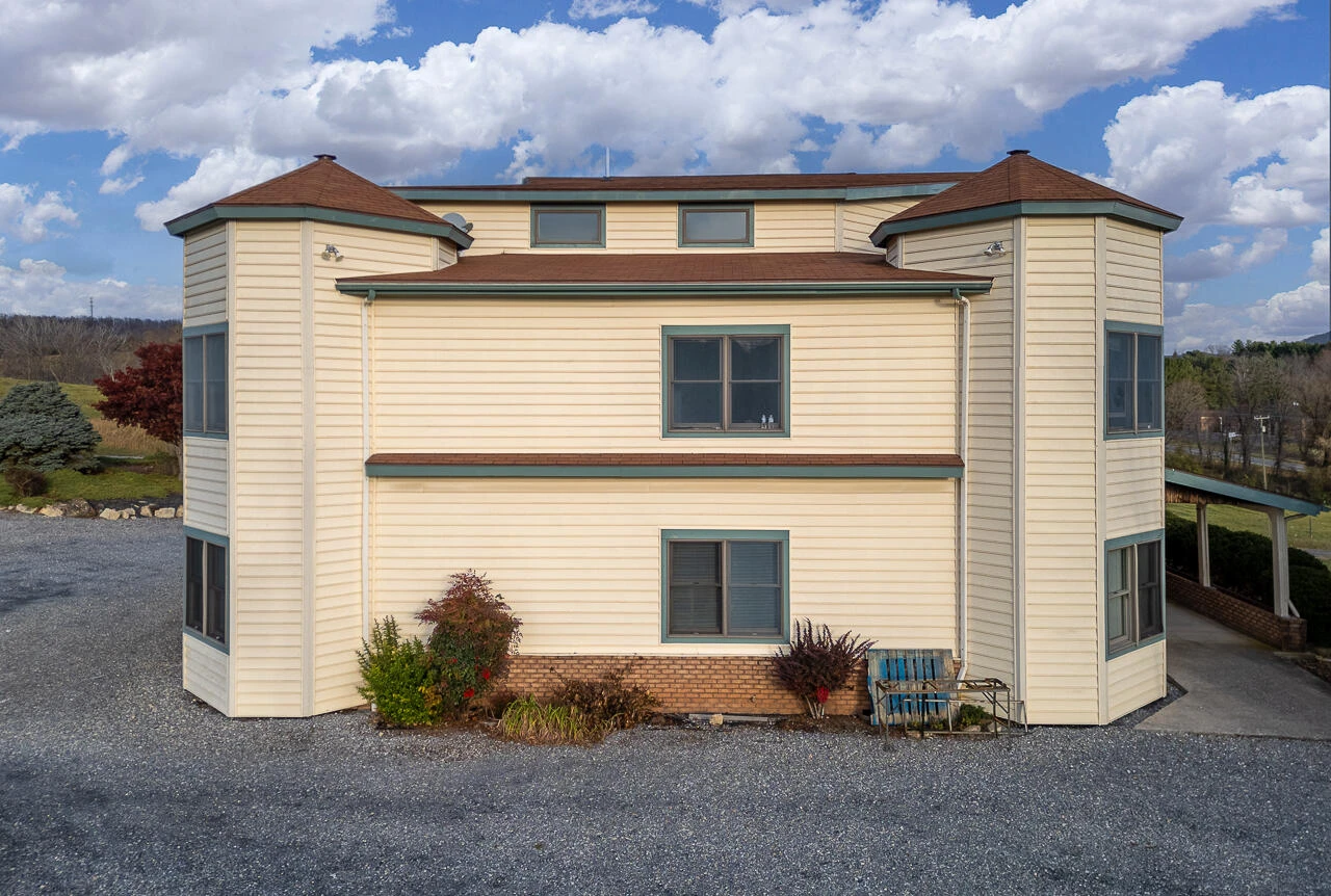 45 NE Castle Court - Photo 4