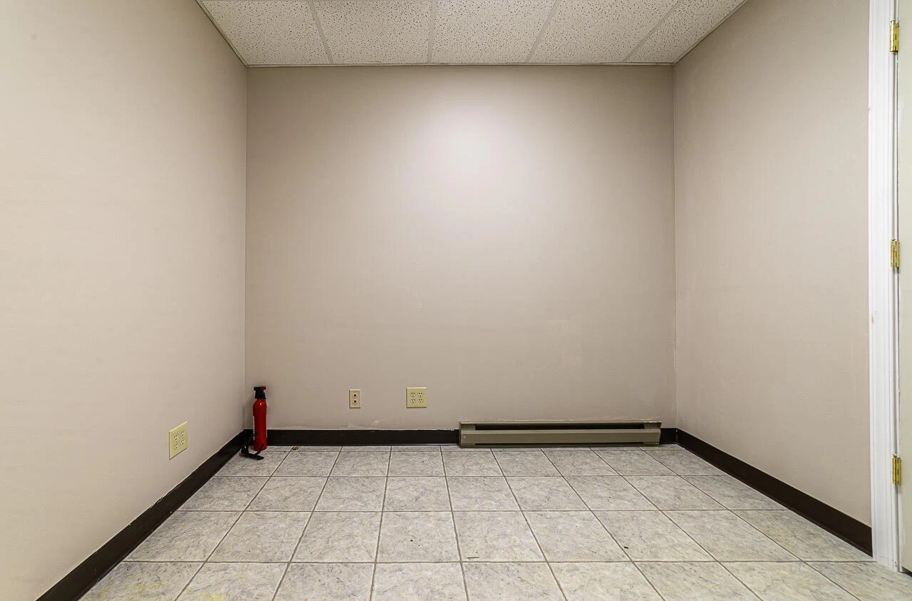45 NE Castle Court - Photo 40