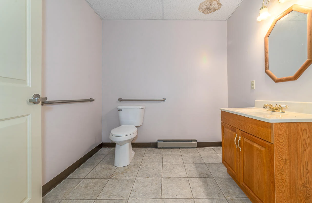 45 NE Castle Court - Photo 42