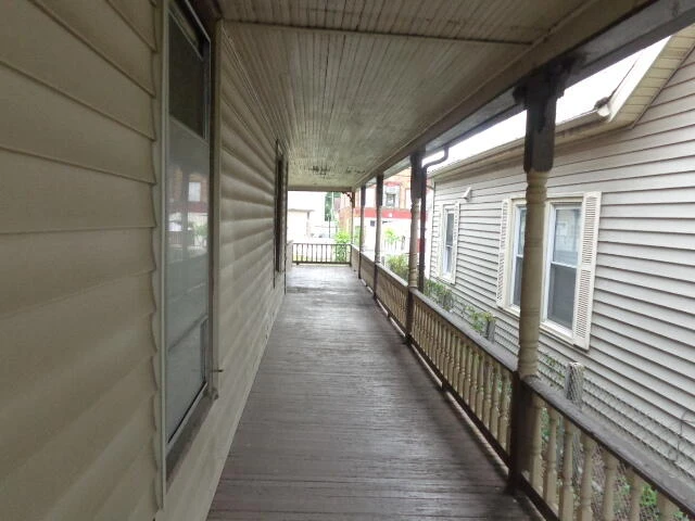 211 E Beech St - Photo 4
