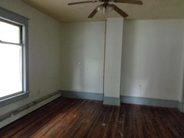 211 E Beech St - Photo 8