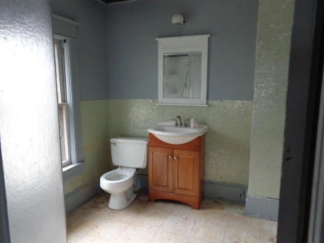 211 E Beech St - Photo 9