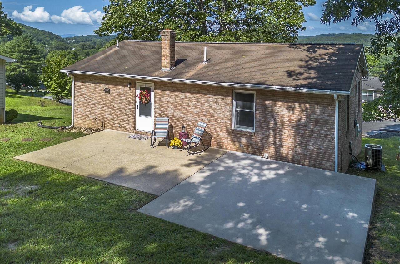 1754 Hawthorne Ave Ave - Photo 4