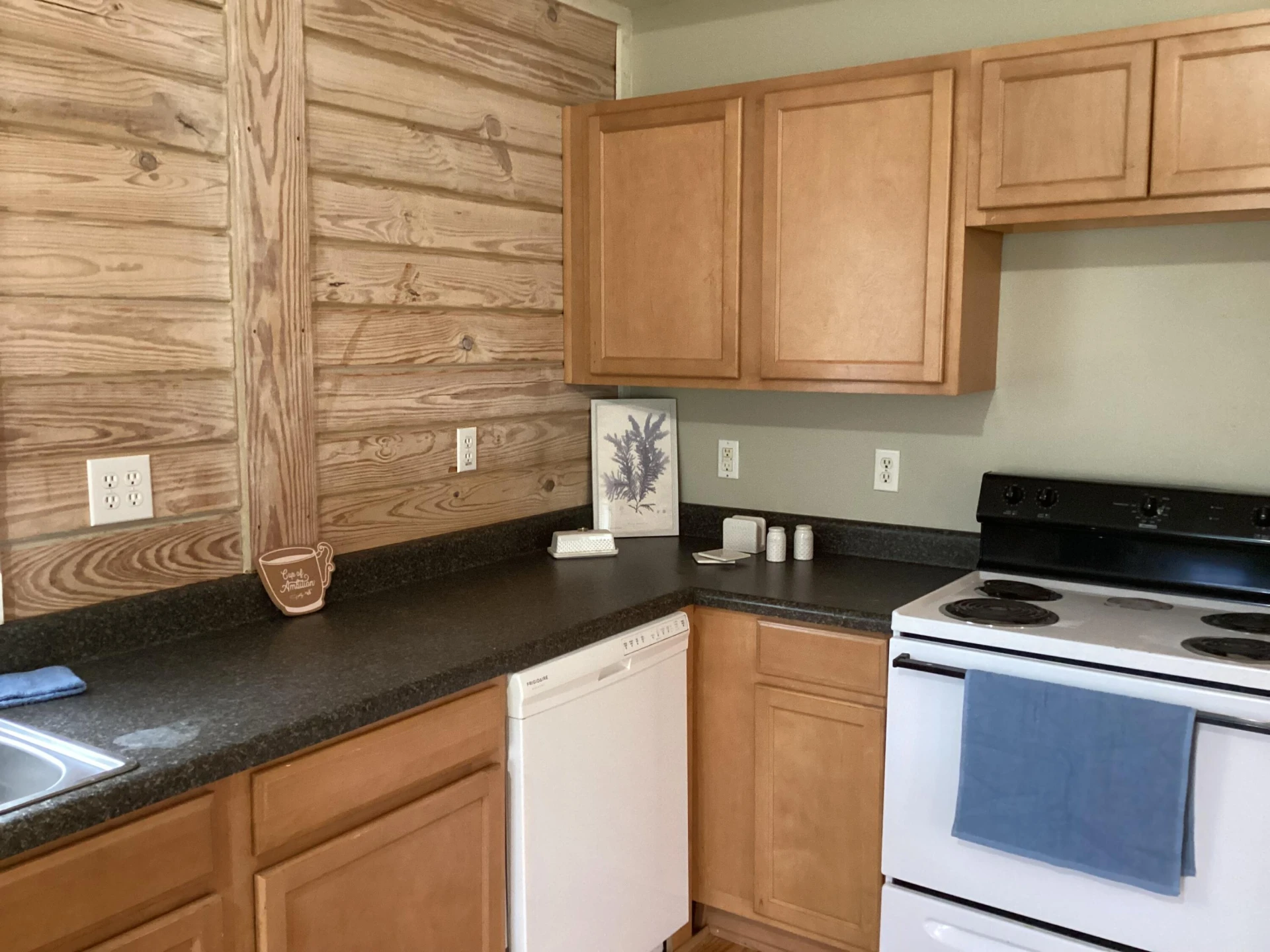 145 E 30TH St - Photo 11