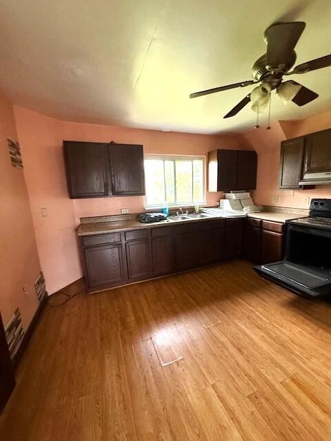 221 E Parrish St - Photo 4