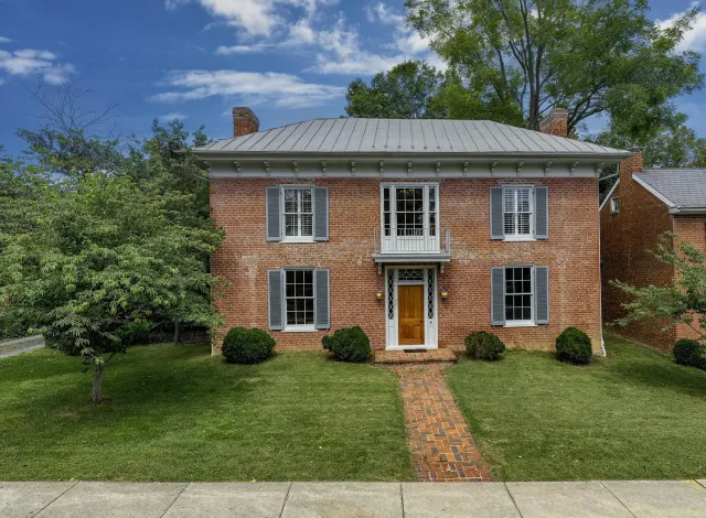 321 S Main St, Lexington, VA, 24450