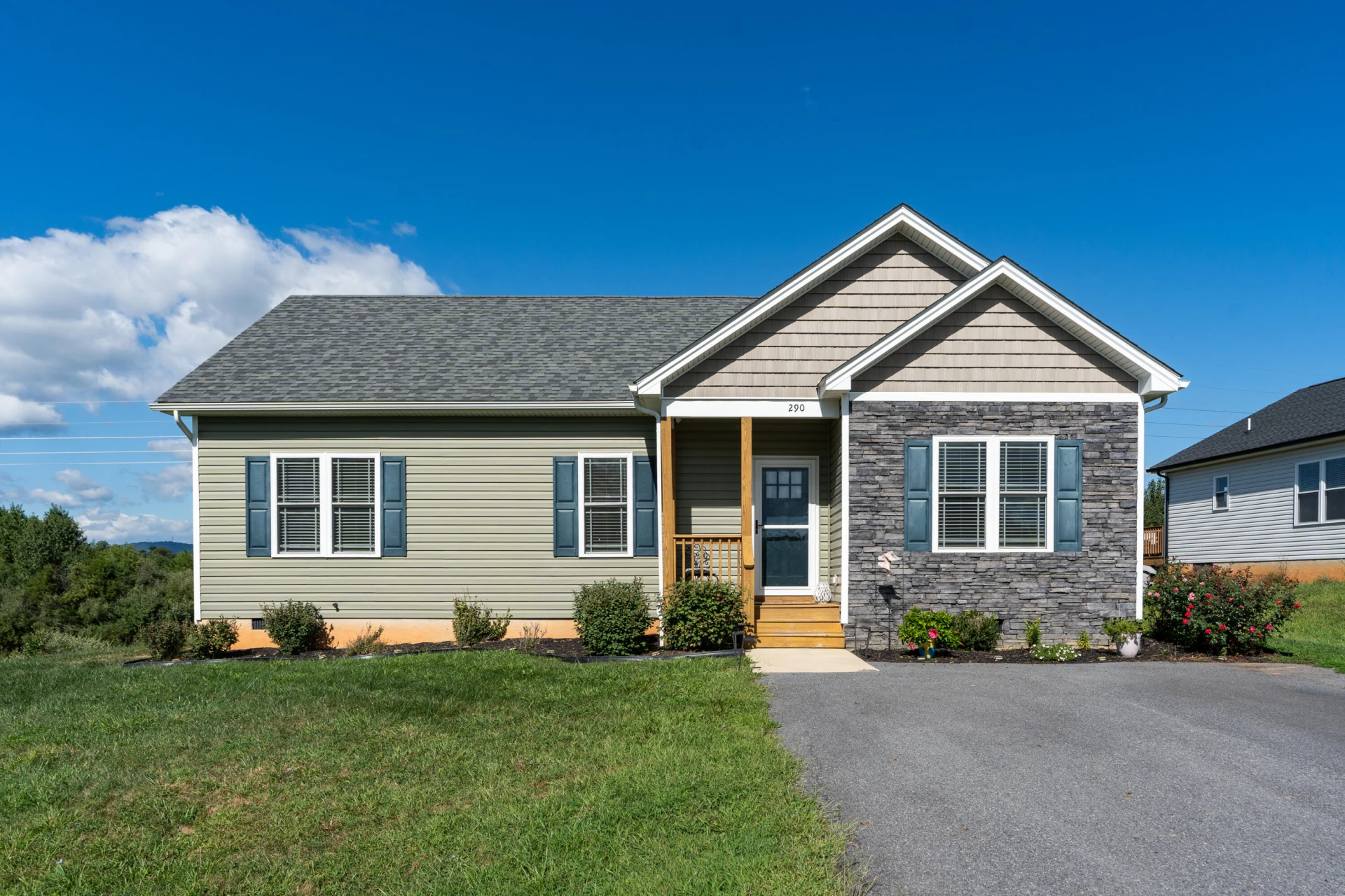290 Thoroughbred Cir