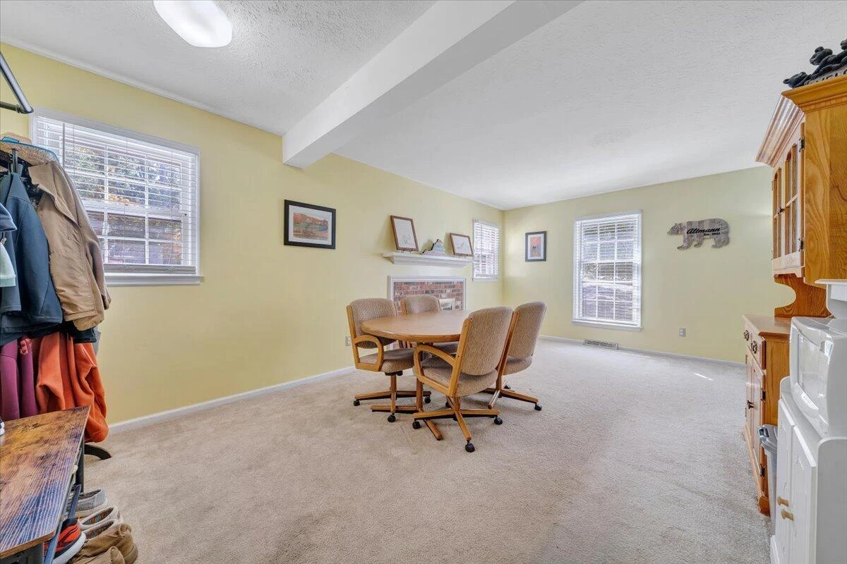 8 Woodduck Rd SW - Photo 11
