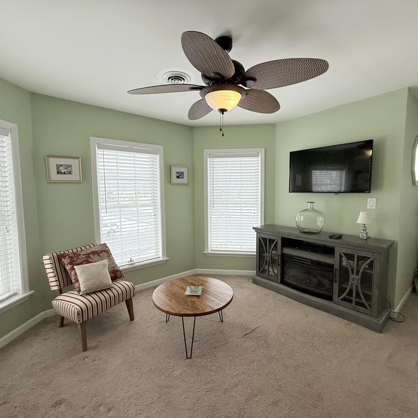1796 Forest Ave - Photo 10
