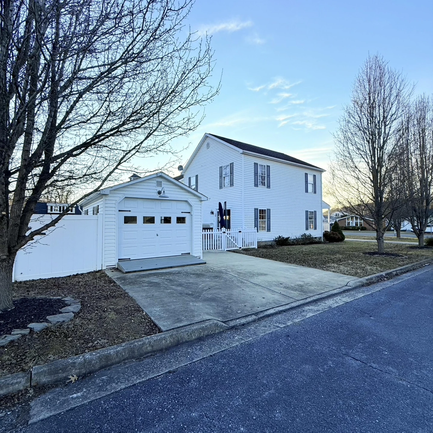 1796 Forest Ave - Photo 18
